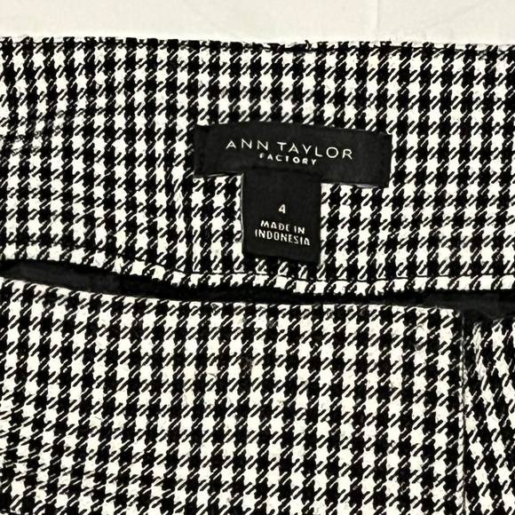 Ann Taylor Monochrome Houndstooth Trousers - Picture 3 of 10